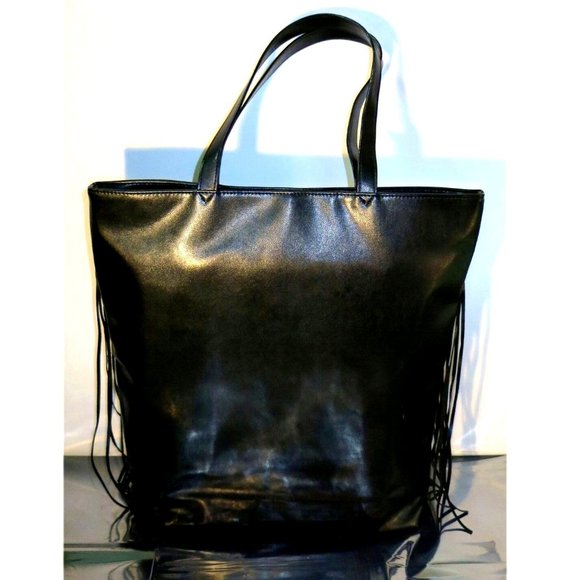 Victoria's Secret 2018 Limited Edition Flirty Fringe Tote Bag - Style# 11140761 - Picture 6 of 11